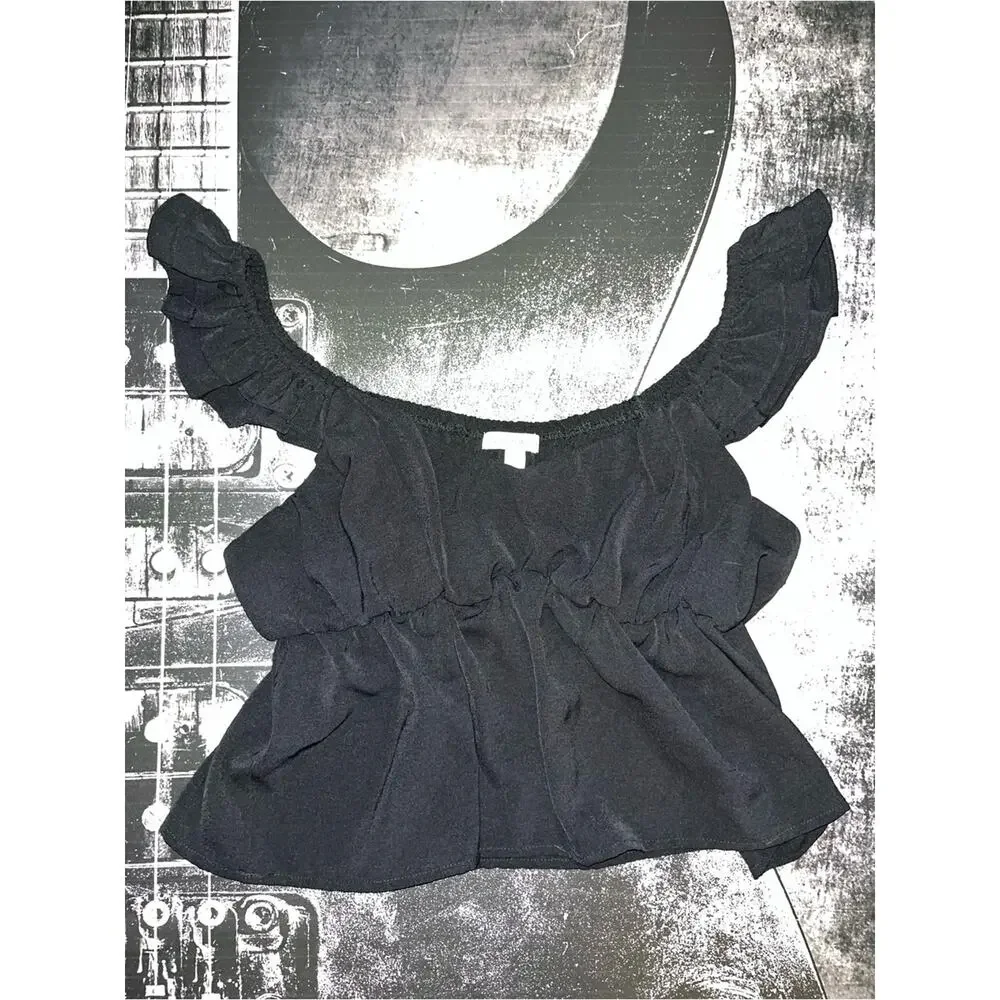 NWOT Off The Shoulder Cropped Top